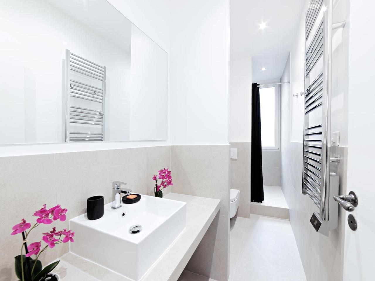 Livinparis - Luxury 3 & 4 Bedrooms Montmartre I Exterior photo